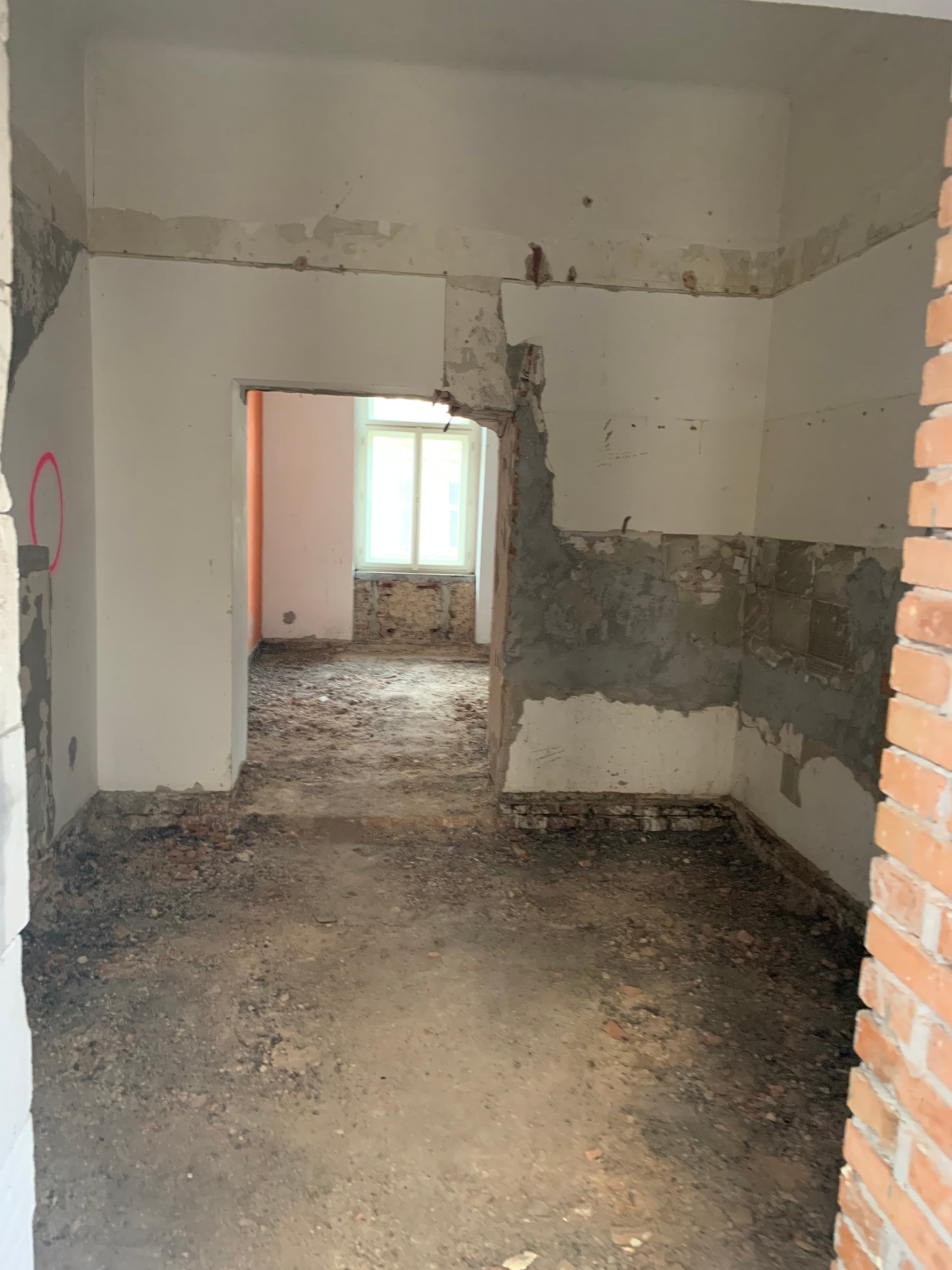 Kapitální rekonstrukce bytu 1+kk Žižkov — Před